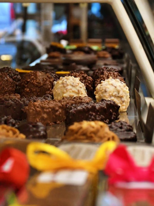 Vitrine Les Violettes Confiserie